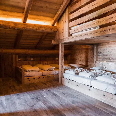 Chalet Alpage La Grand Montagne 1858 *
